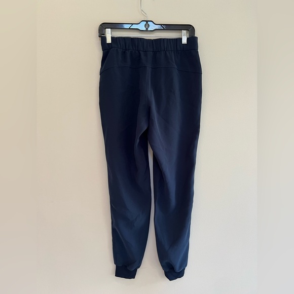 Lululemon On The Fly Jogger in True Navy Blue, size 4 - Picture 6 of 11